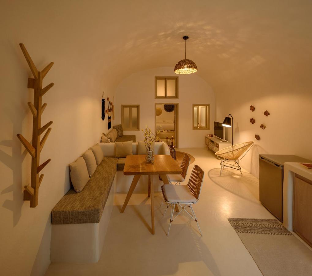 Suite Home Santorini Тира Экстерьер фото
