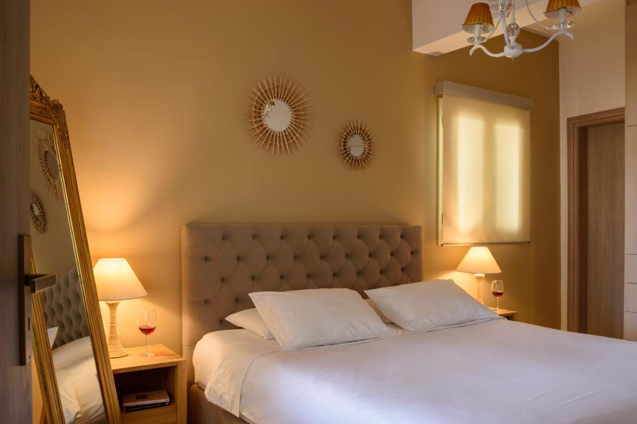 Suite Home Santorini Тира Экстерьер фото